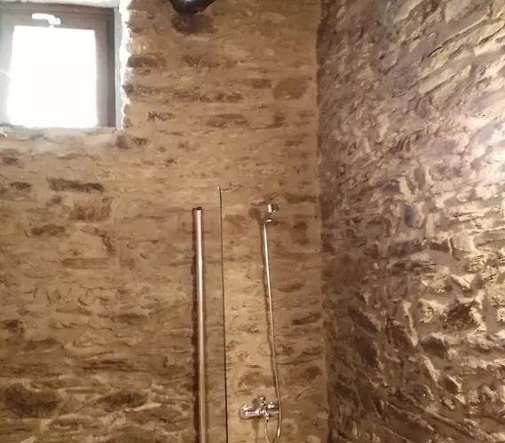 Hotel Masia D'en Valenti 2*