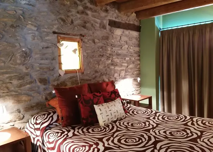 Hotel Masia D'en Valenti 2*