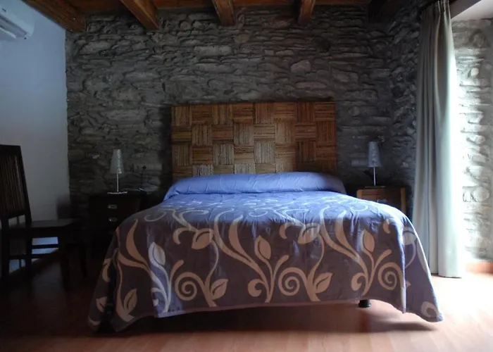 Hotel Masia D'en Valenti Anserall (Catalonia)