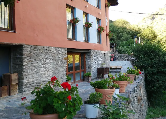 Hotel Masia D'en Valenti 2*