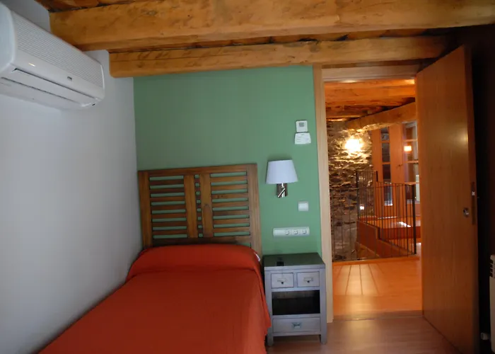 Hotel Masia D'en Valenti 2*